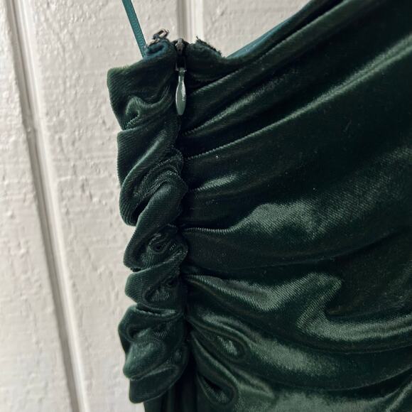 Express Women Velvet One Shoulder Pants Jumpsuit Green Christmas Holiday Large - Picture 2 of 8